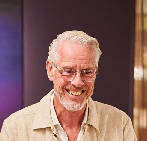 een interieuradviseur van mooys genaamd ronald